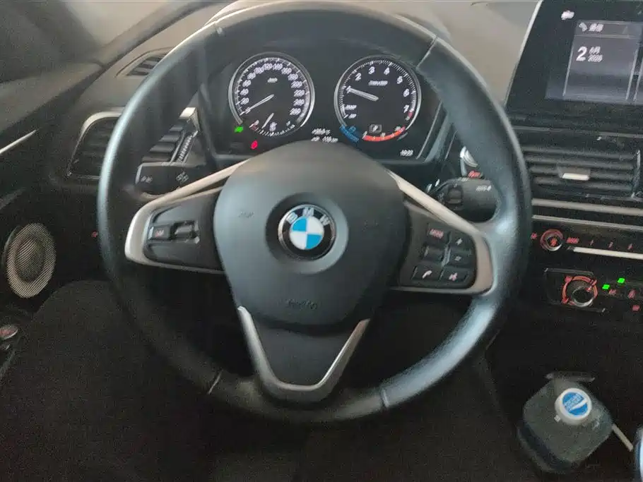 BMW 1 Series 2023 — фото 15