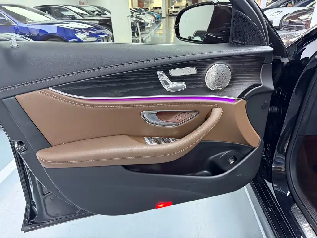 Mercedes-Benz E-Class 2022 — фото 4