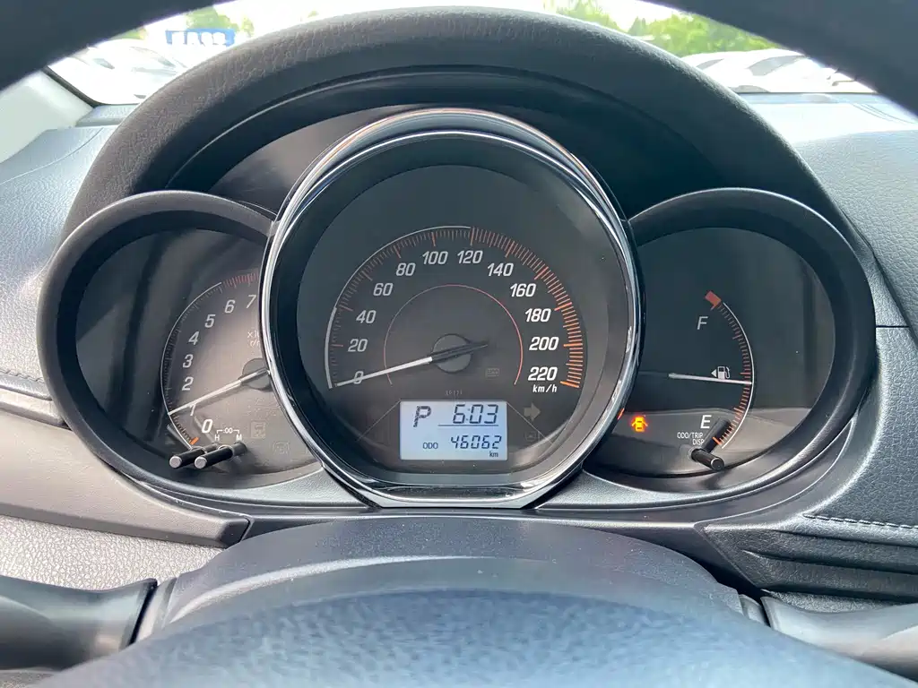 Toyota Yaris L 2020 — фото 14