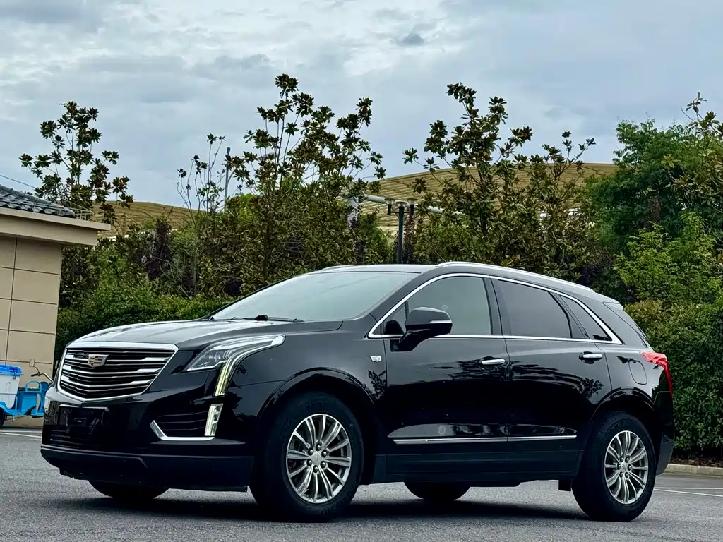 Cadillac XT5 2016 — фото 1