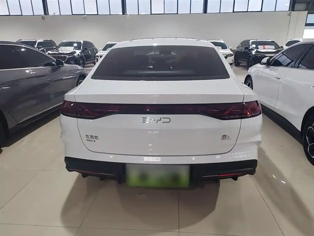 BYD Qin L 2025 — фото 6