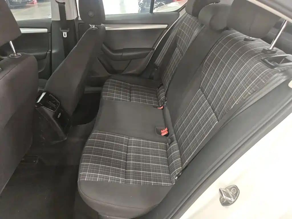 Skoda Octavia 2020 — фото 17