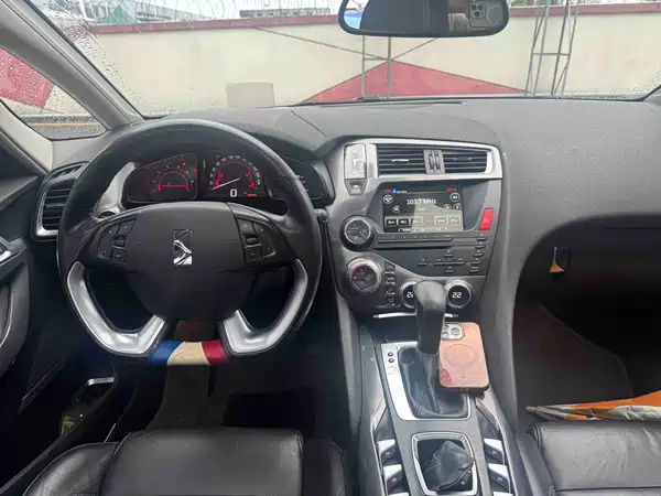 DS 5 2014