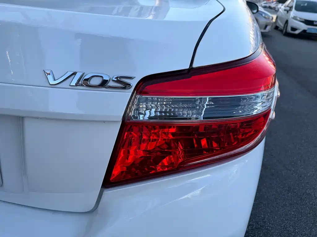 Toyota Vios 2016 — фото 10