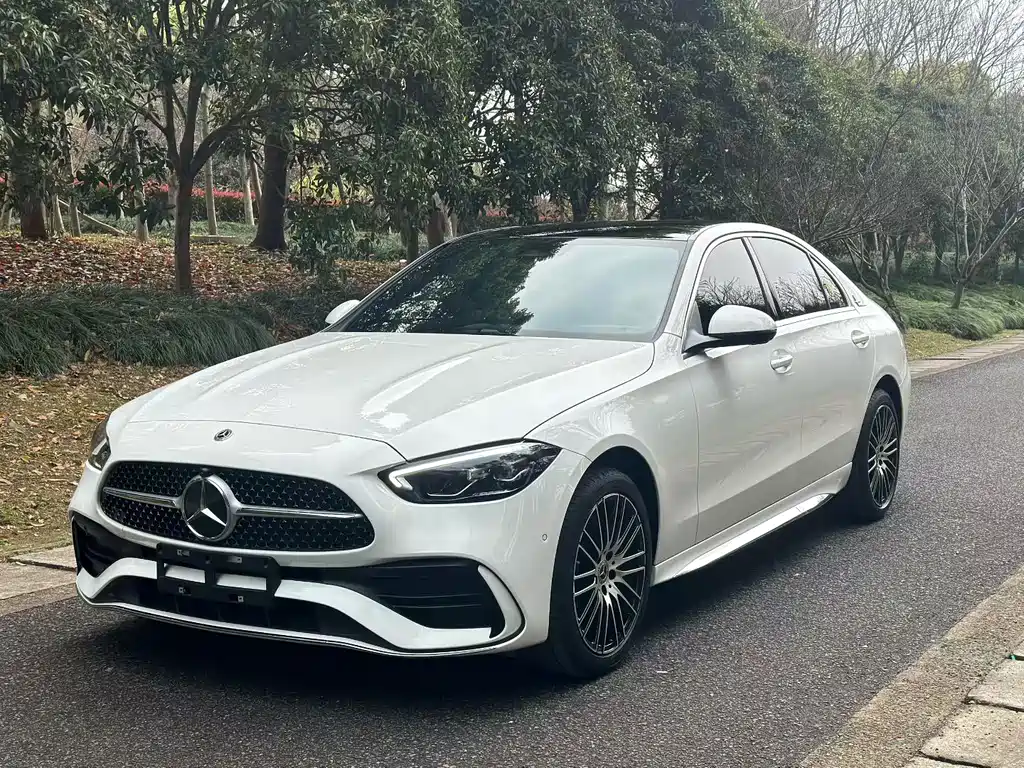 Mercedes-Benz C-Class 2025 — фото 1