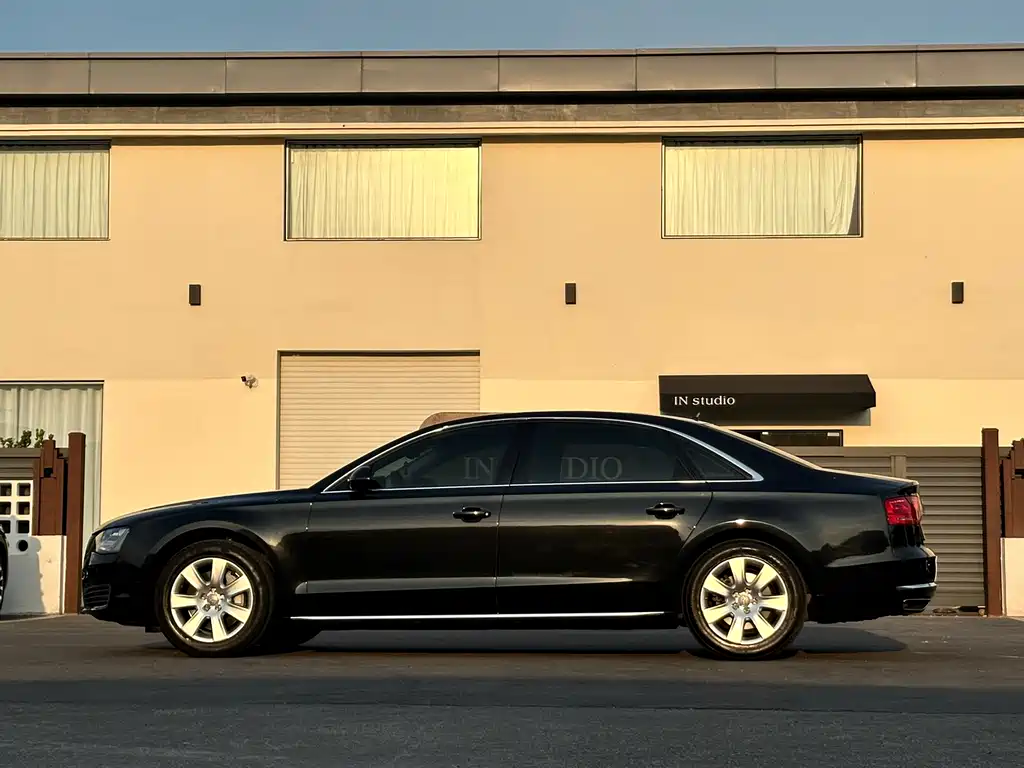 Audi A8 2015 — фото 7