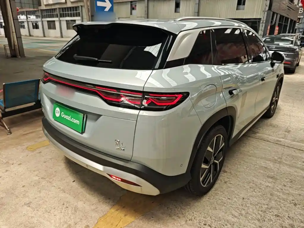 BYD Song L DM-i 2025 — фото 7