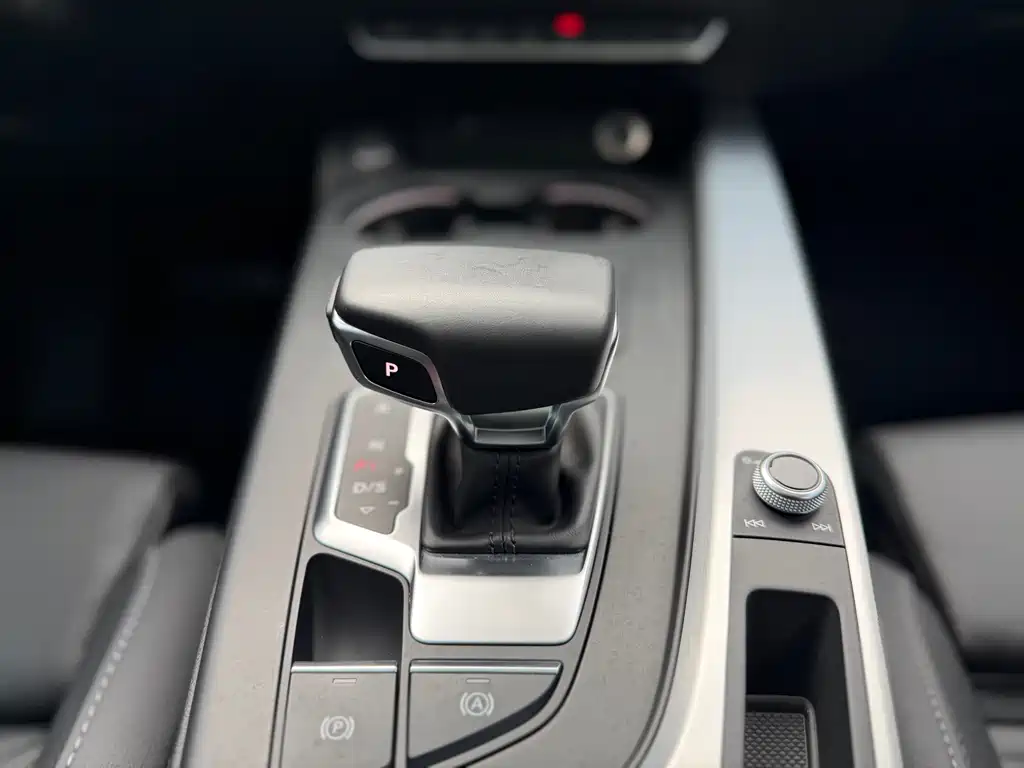 Audi A4L 2021