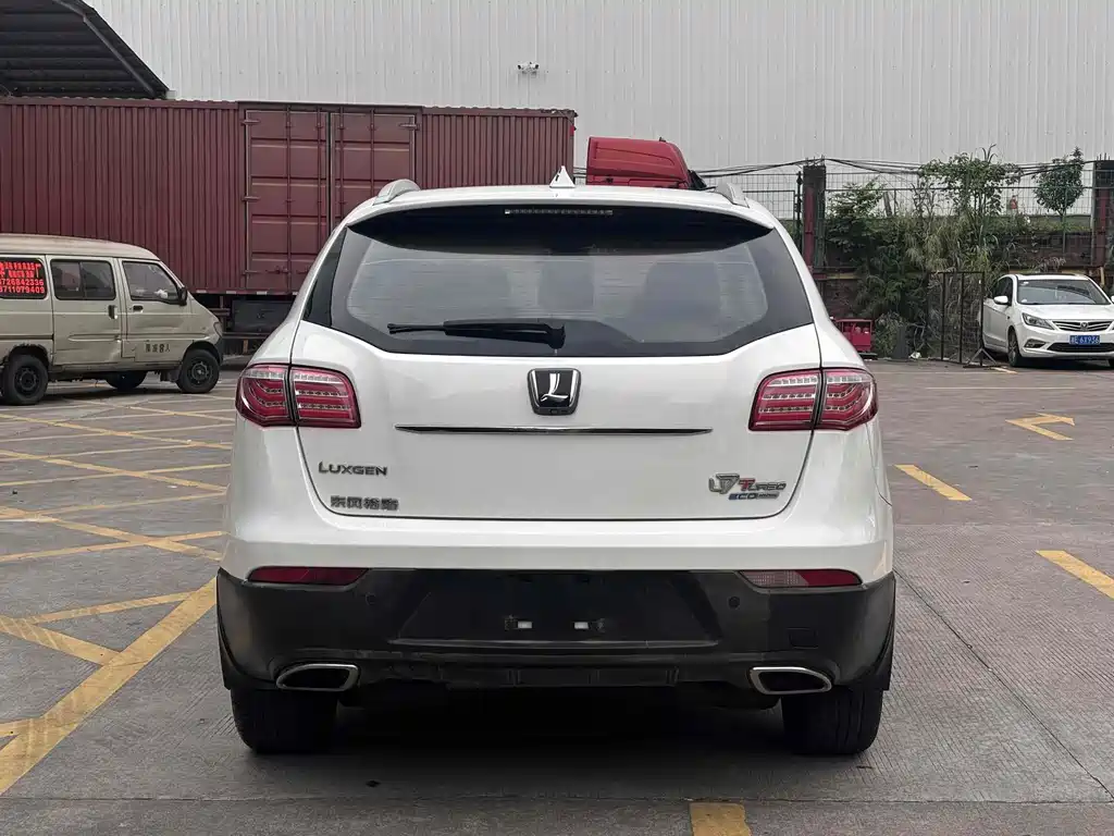 Luxgen Big 7 SUV 2015 — фото 18