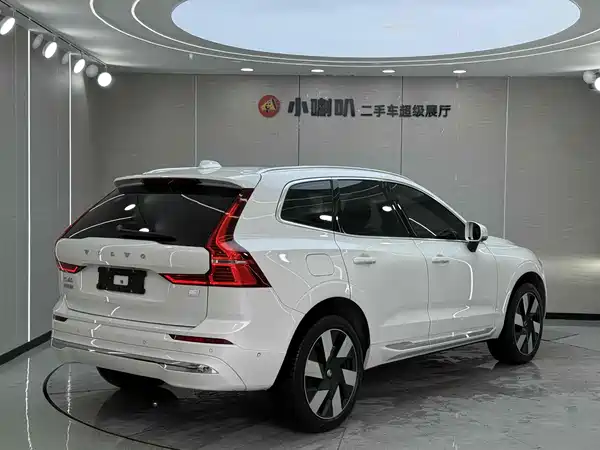 Volvo XC60 Plug-In Hybrid 2024