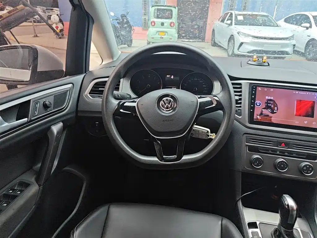 Volkswagen Golf Sportsvan 2018 — фото 11