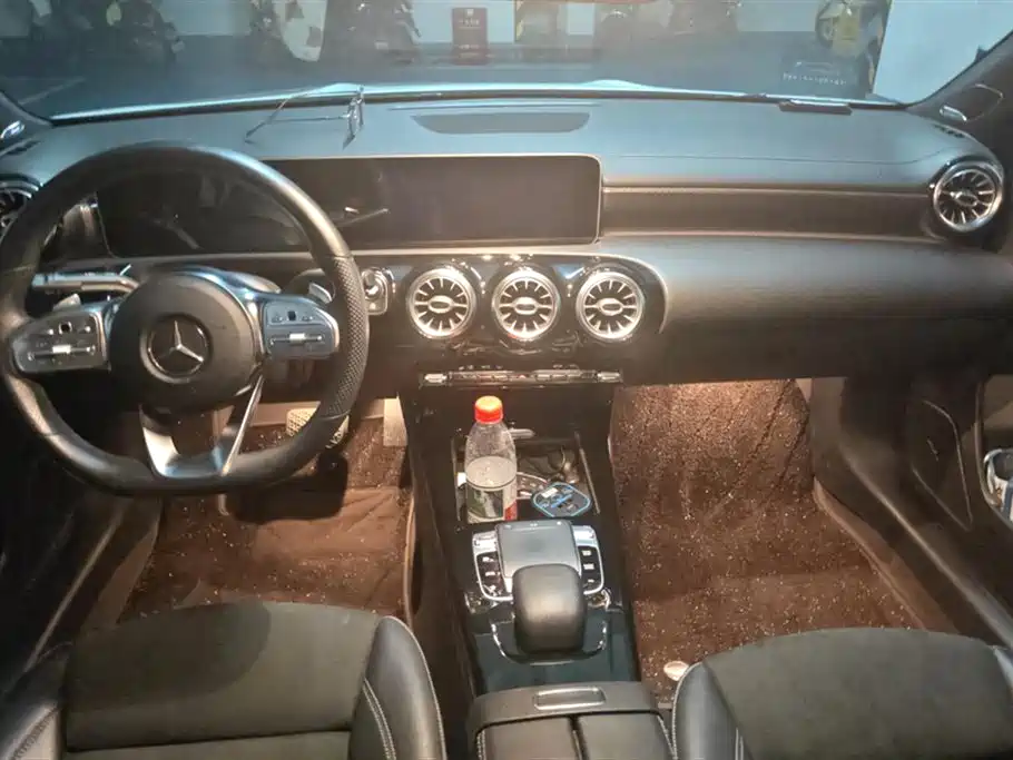 Mercedes-Benz A-Class 2019 — фото 13