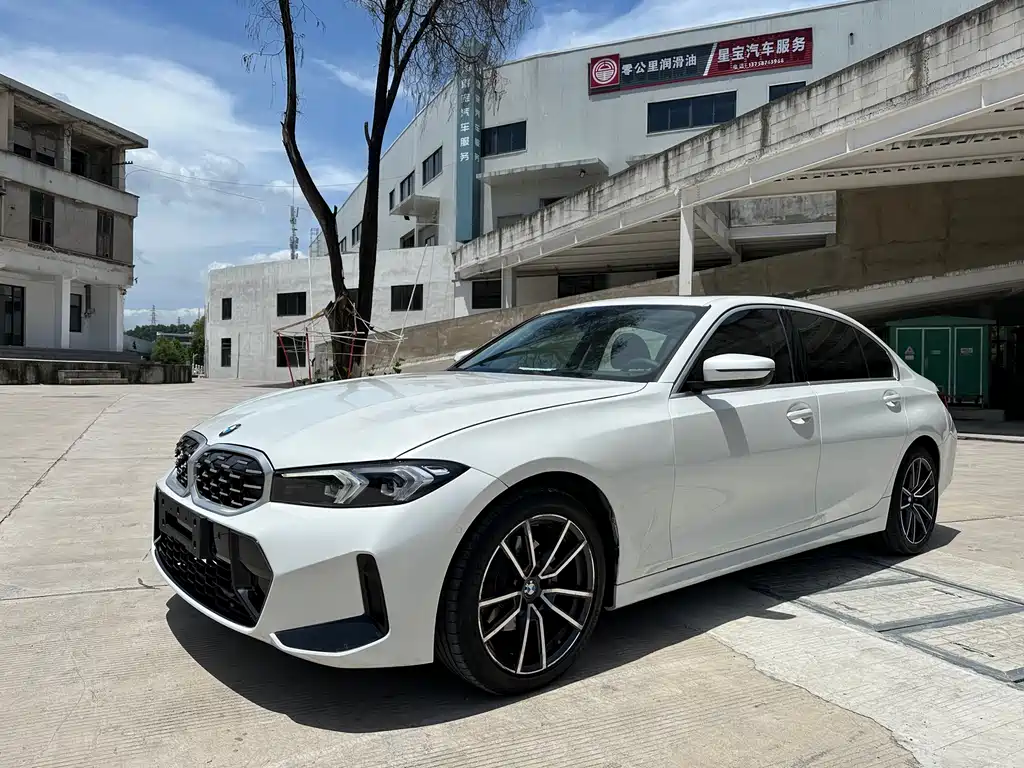 BMW 3 Series 2024 — фото 1