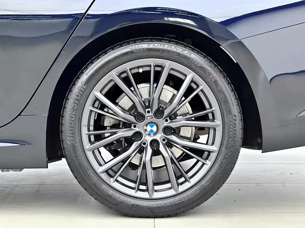 BMW 3 Series 2021 — фото 17