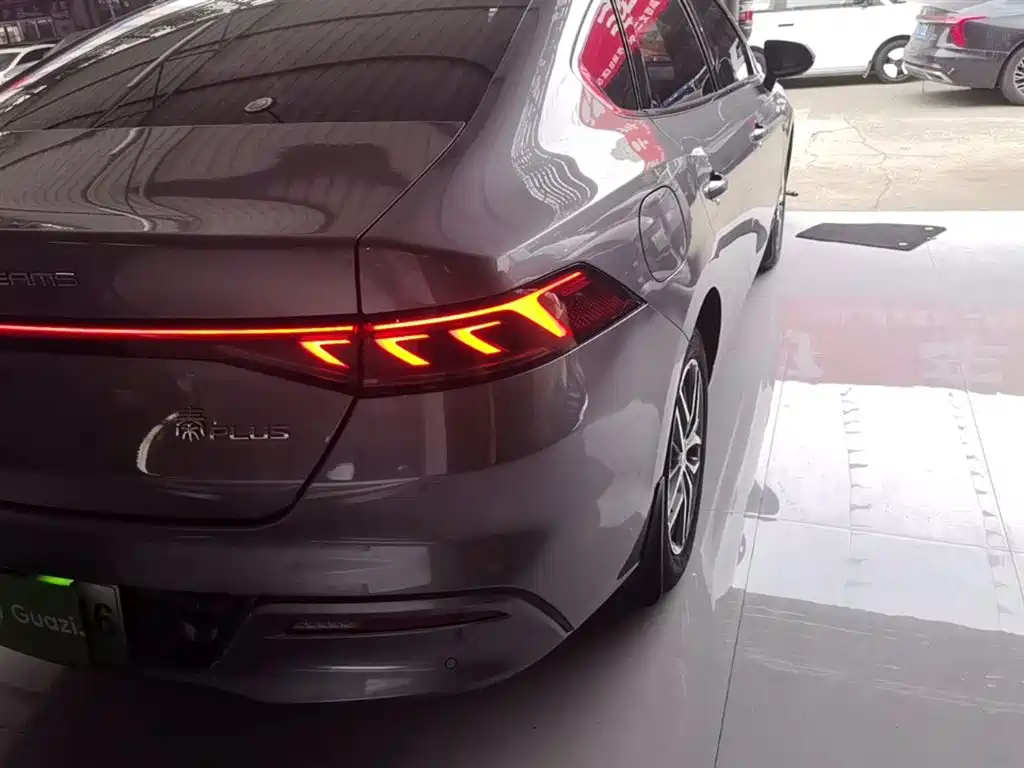 BYD Qin PLUS 2023 — фото 8