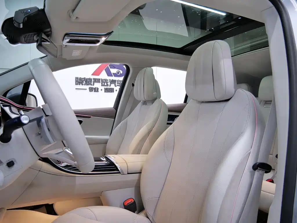 Mercedes-Benz EQE SUV 2023 — фото 15