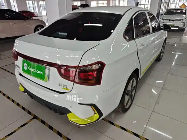 Dongfeng E70 2023