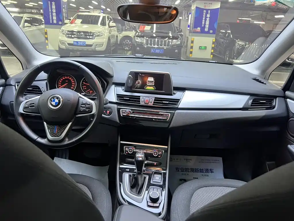 BMW 2 Series Active Tourer 2017 — фото 5