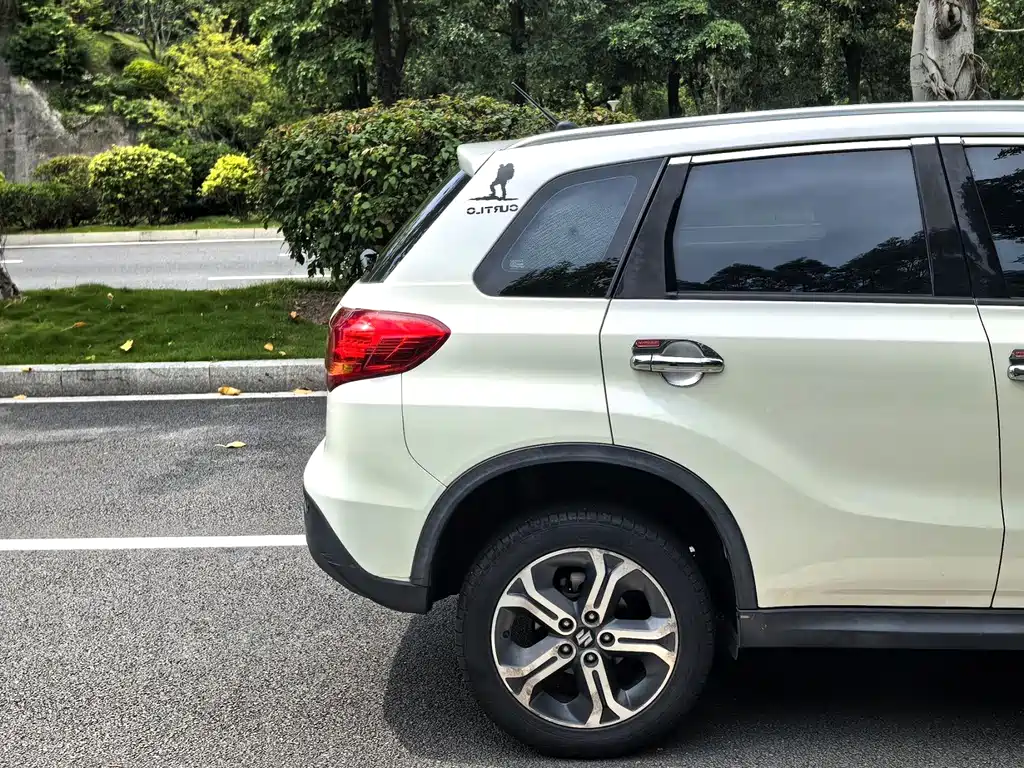 Suzuki Vitara 2016 — фото 16