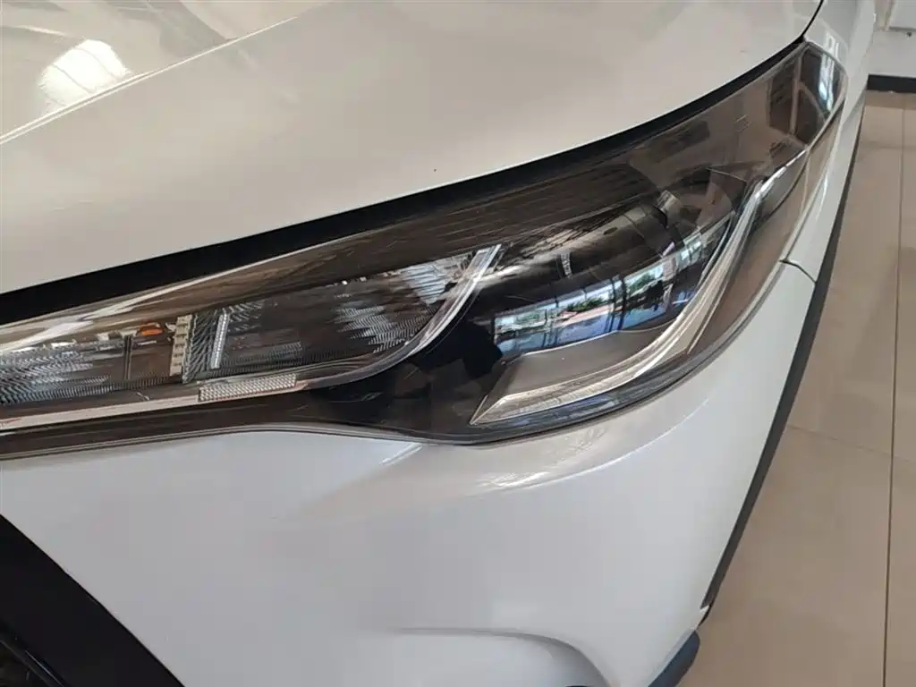Toyota Corolla Cross 2023 — фото 24