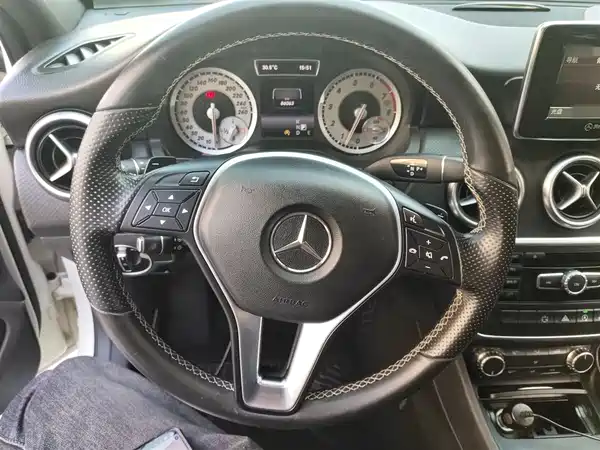 Mercedes-Benz A-Class 2015