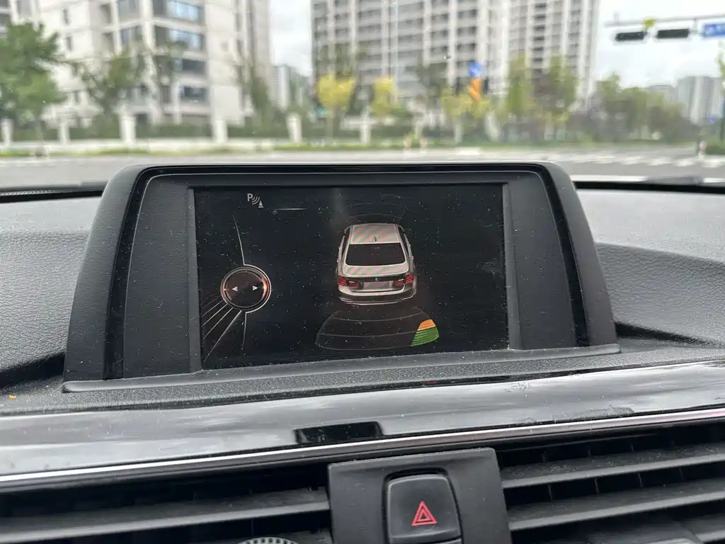 BMW 3 Series 2017 — фото 17