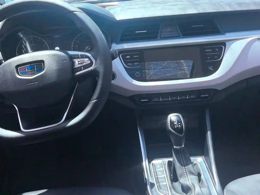 Geely Vision X3 2020 — фото 12