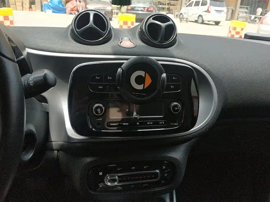 smart Fortwo 2016 — фото 13
