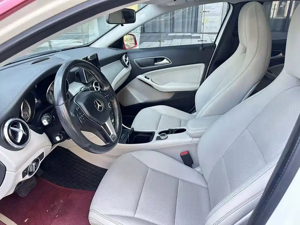 Mercedes-Benz GLA 2015