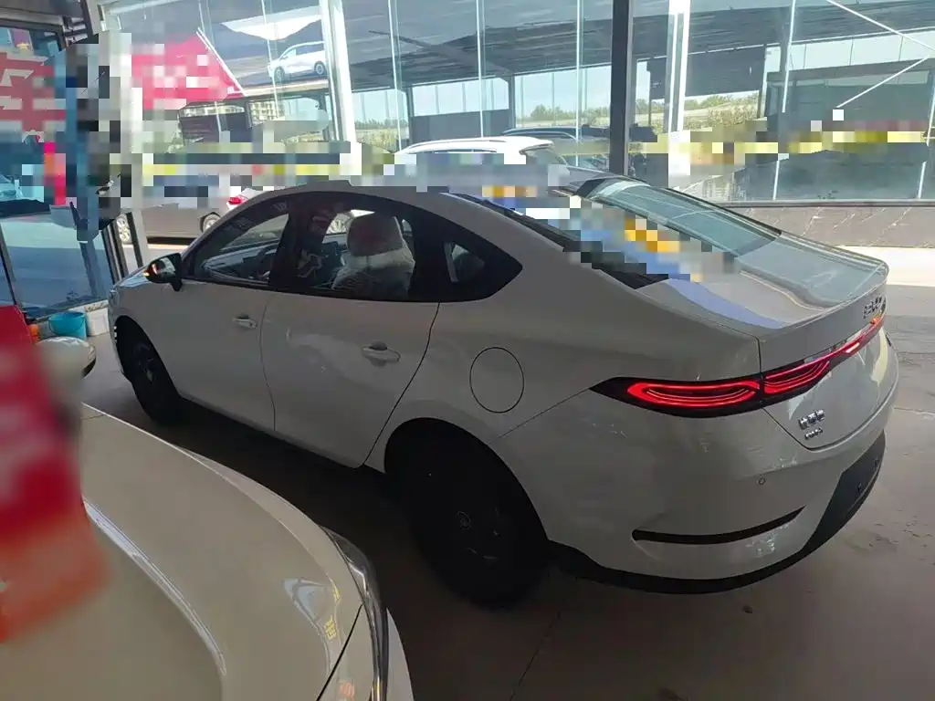 BYD Qin PLUS 2025 — фото 25