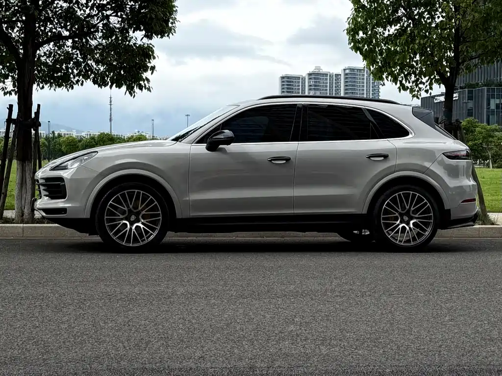 Porsche Cayenne 2018 — фото 2