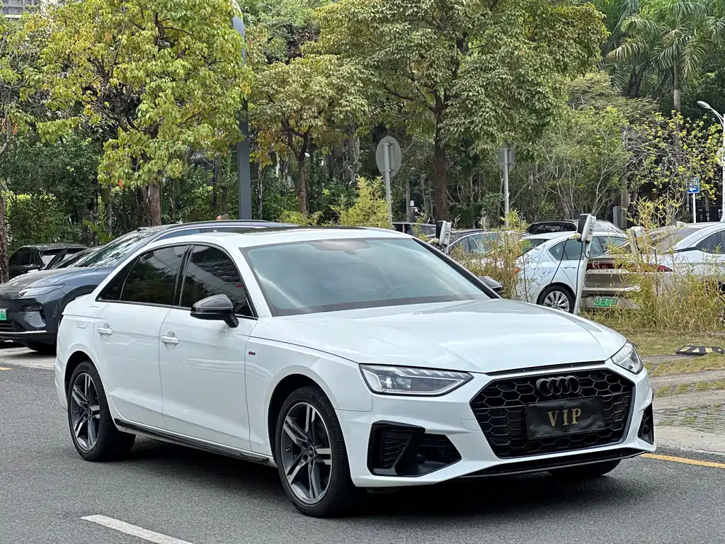 Audi A4L 2023 — фото 3