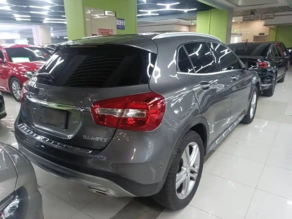 Mercedes-Benz GLA 2016