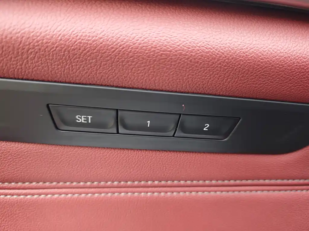 BMW 5 Series 2021 — фото 17