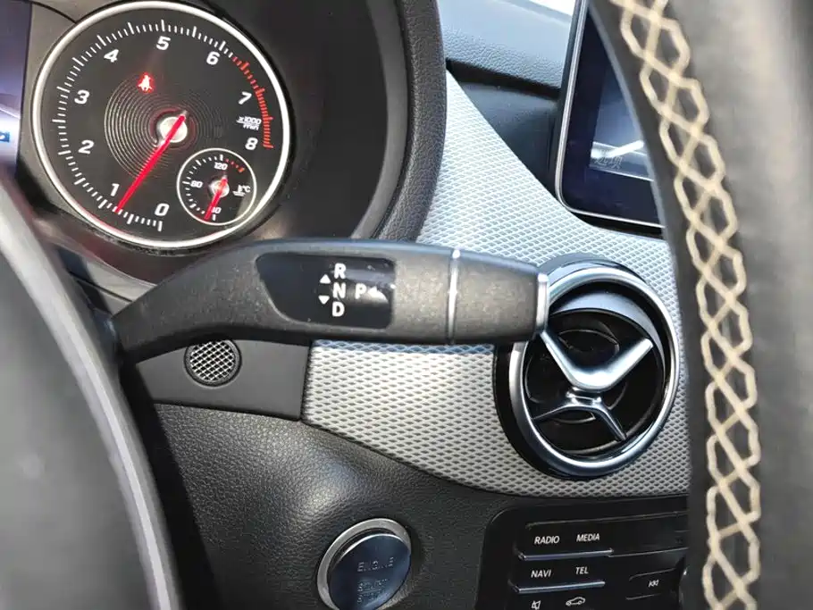 Mercedes-Benz B-Class 2017 — фото 16