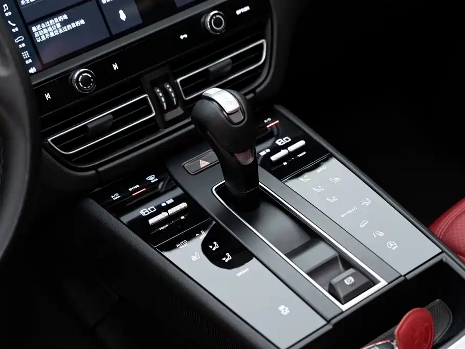 Porsche Macan 2022 — фото 13