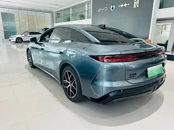 BYD Han L 2025