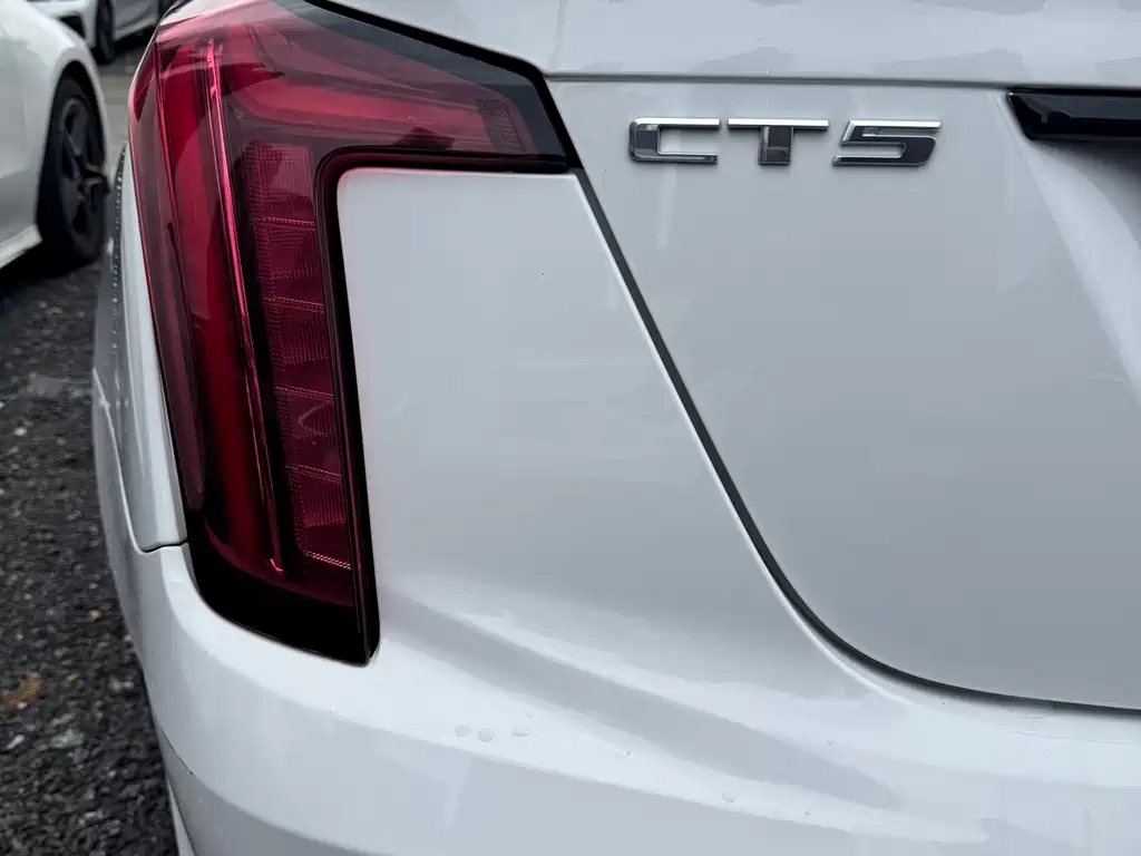 Cadillac CT5 2022 — фото 11