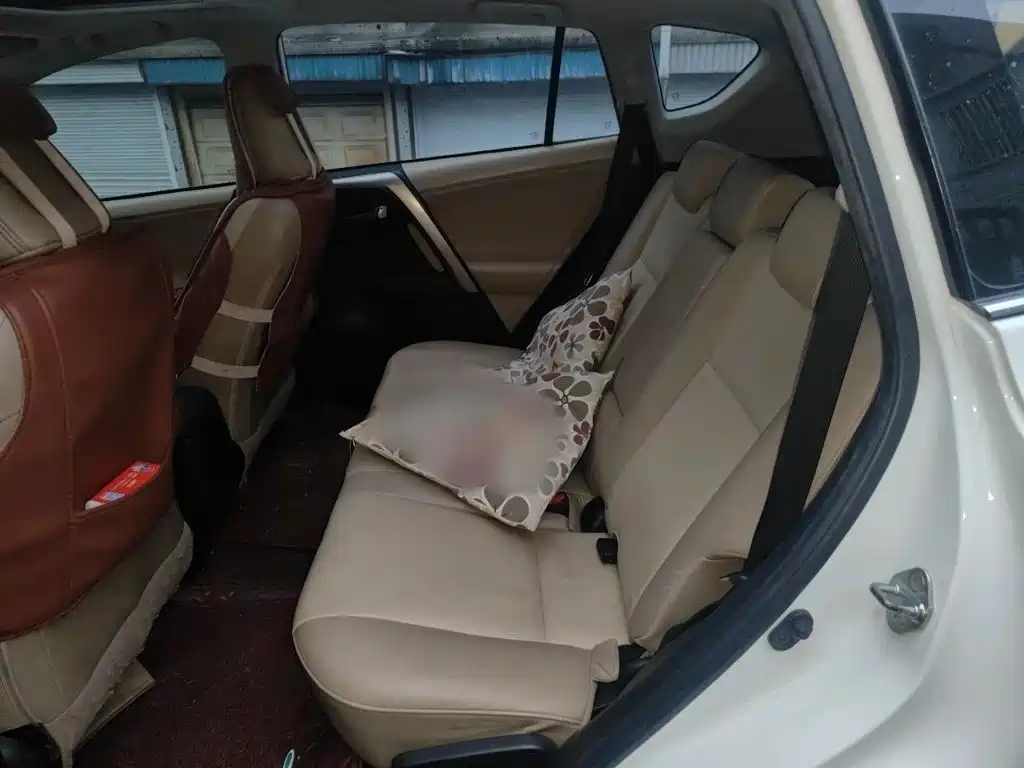 Toyota RAV4 2015 — фото 15