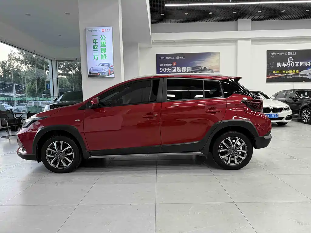 Toyota Yaris L 2022 — фото 12