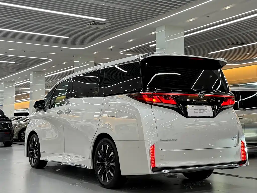 Toyota Vellfire 2023 — фото 5