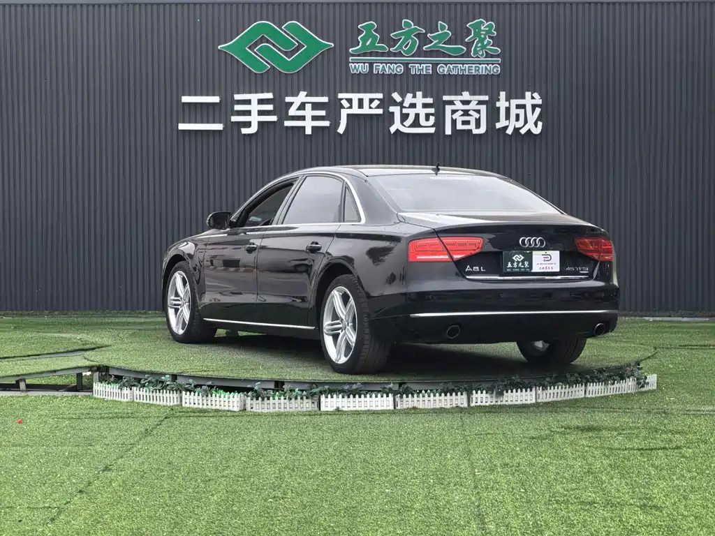 Audi A8 2014 — фото 21