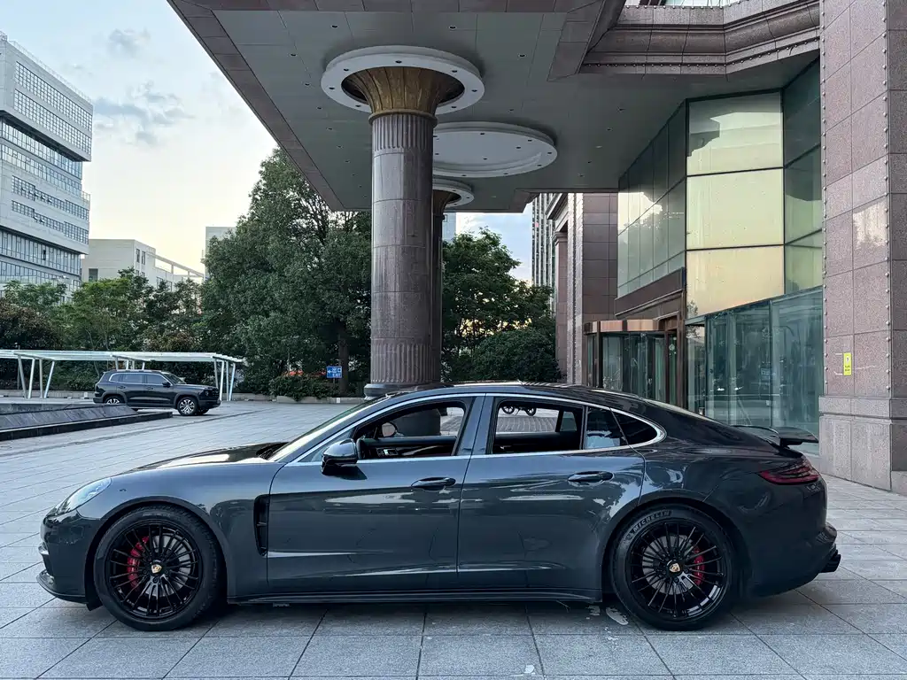 Porsche Panamera 2018 — фото 4