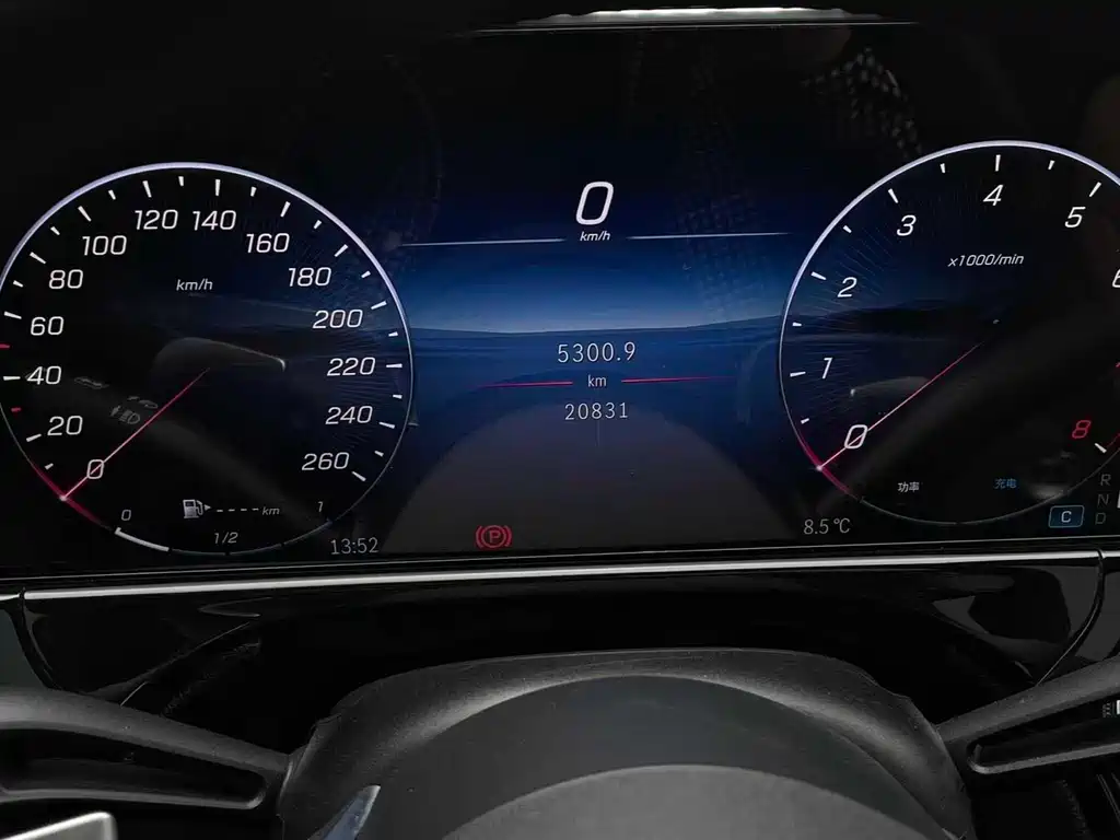 Mercedes-Benz E-Class 2025 — фото 3