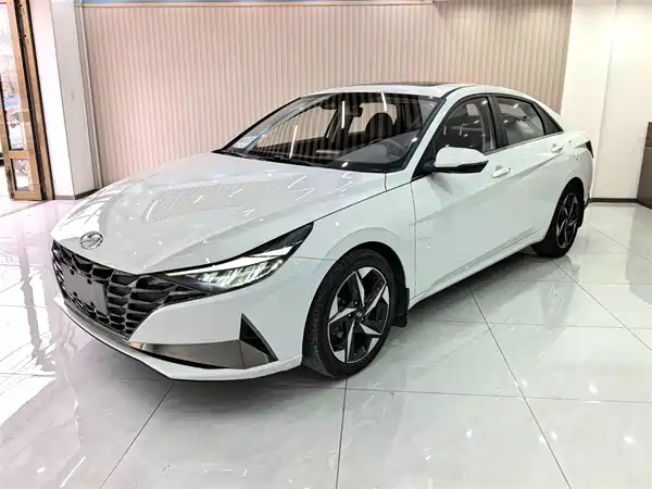 Hyundai Elantra 2022