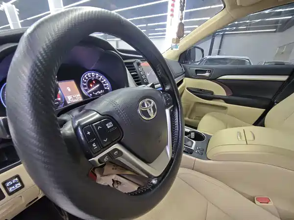 Toyota Highlander 2016