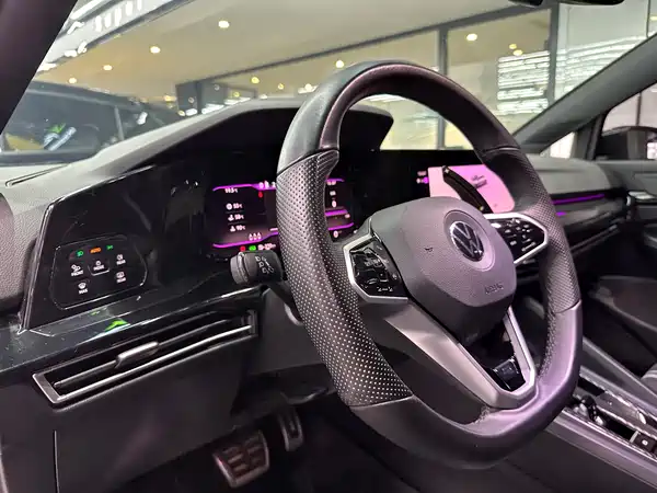 Volkswagen Golf 2021