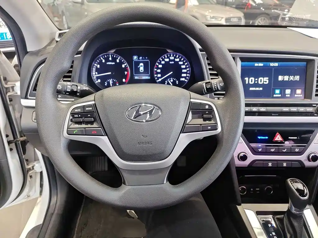 Hyundai Elantra 2018