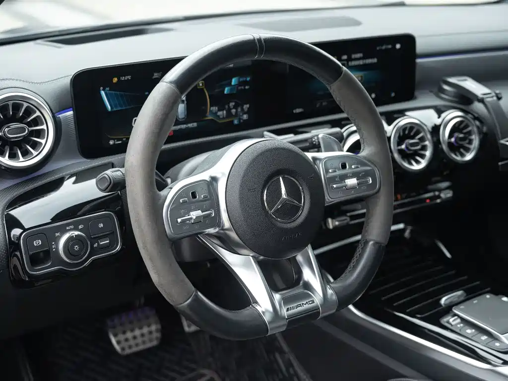 Mercedes-Benz A-Class AMG 2021 — фото 14