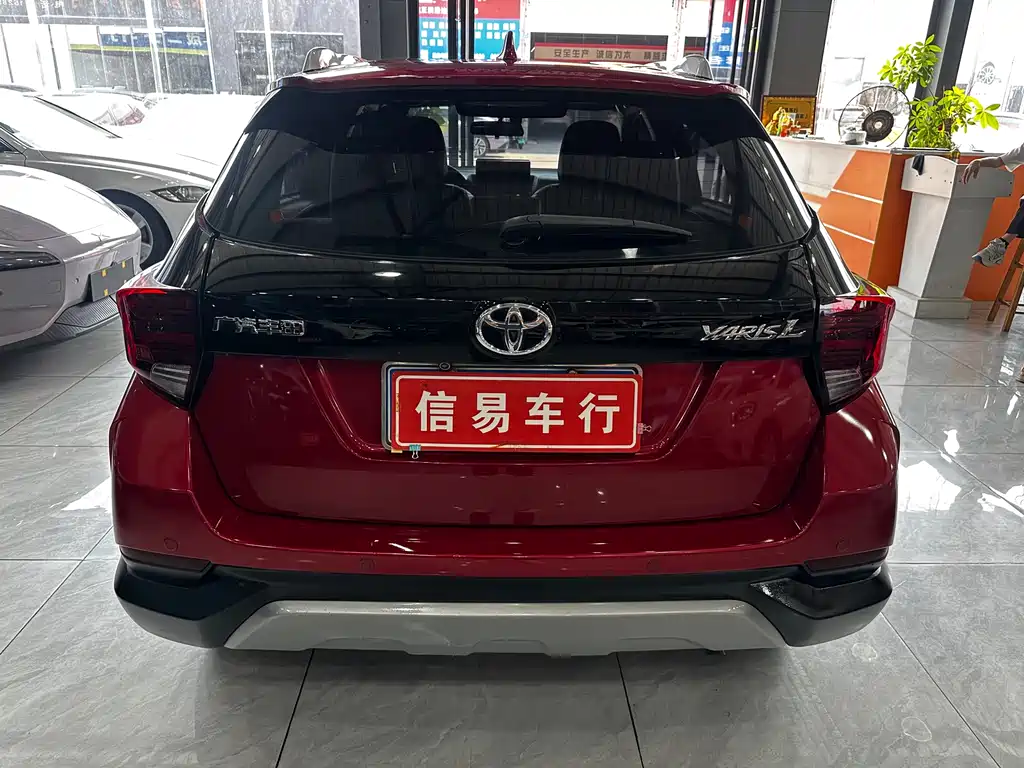 Toyota Yaris L 2021 — фото 11